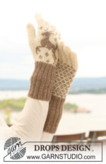 Oh Deer Gloves! by DROPS Design